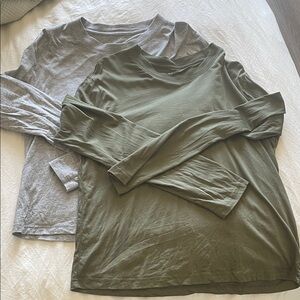 Set of TWO Quince Long Sleeve Tops